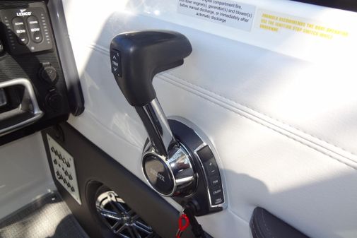 Formula 240 Bowrider image