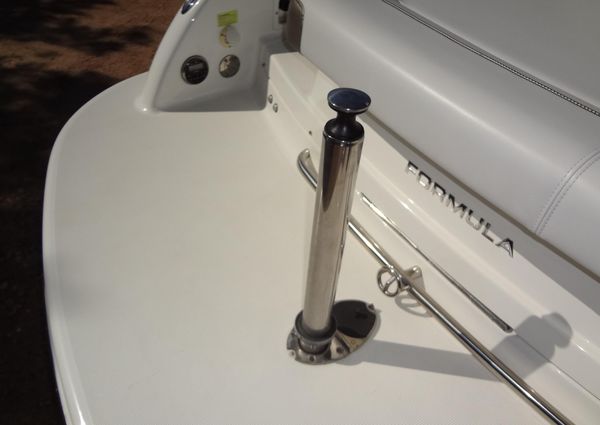 Formula 240 Bowrider image