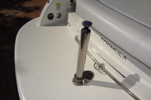 Formula 240 Bowrider image