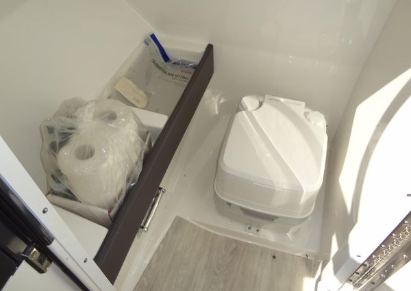 Formula 240 Bowrider image