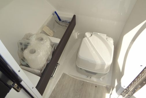 Formula 240 Bowrider image