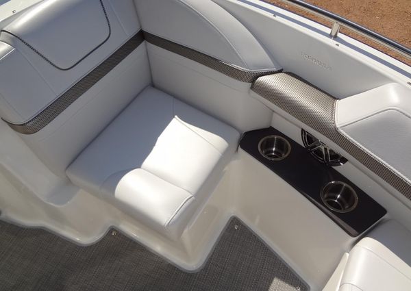 Formula 240 Bowrider image