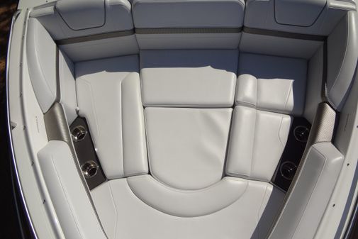 Formula 240 Bowrider image