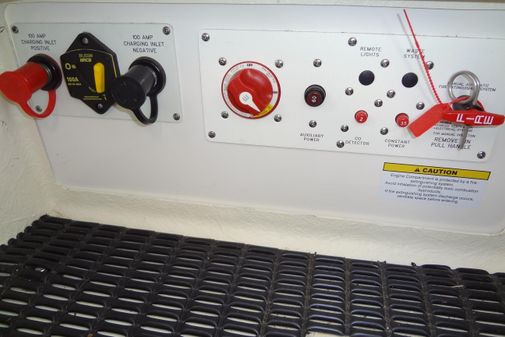 Formula 240 Bowrider image