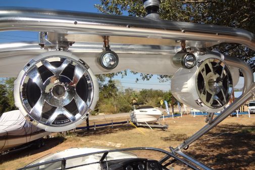 Formula 240 Bowrider image