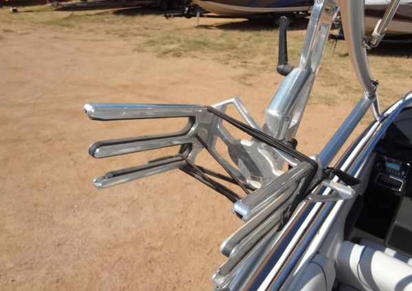 Formula 240 Bowrider image