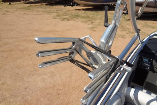 Formula 240 Bowrider image