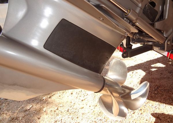 Formula 240 Bowrider image