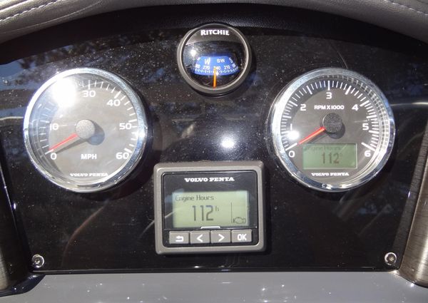 Formula 240 Bowrider image