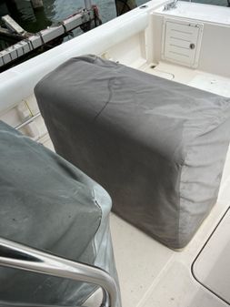 Cobia 274-CENTER-CONSOLE image