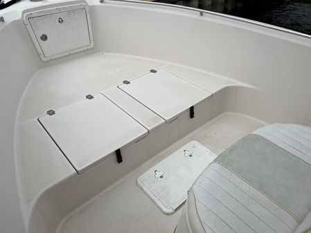 Cobia 274-CENTER-CONSOLE image