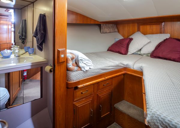 Ocean Alexander AFT Cabin image