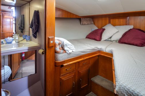 Ocean Alexander AFT Cabin image