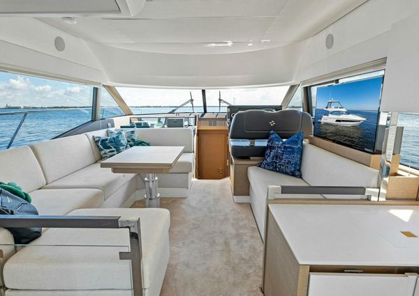 Prestige 460 Flybridge image