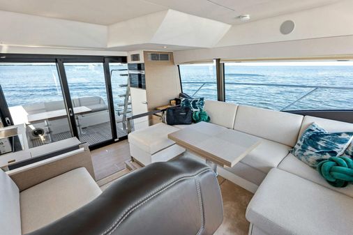 Prestige 460 Flybridge image