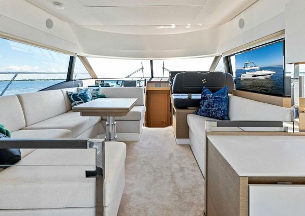 Prestige 460 Flybridge image