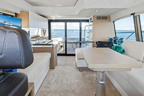 Prestige 460 Flybridge image