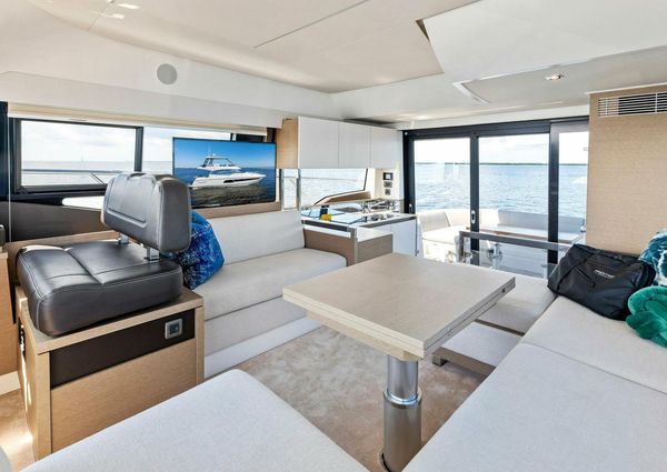 Prestige 460 Flybridge image