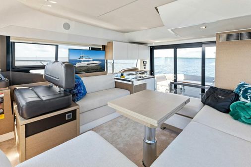 Prestige 460 Flybridge image