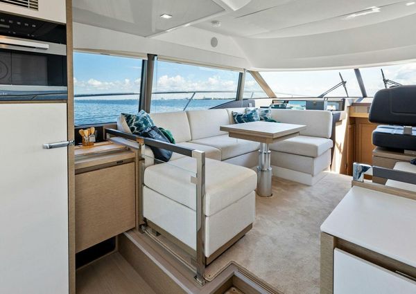 Prestige 460 Flybridge image