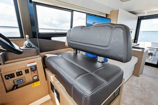 Prestige 460 Flybridge image