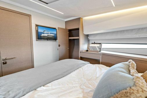 Prestige 460 Flybridge image