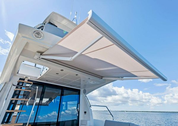 Prestige 460 Flybridge image