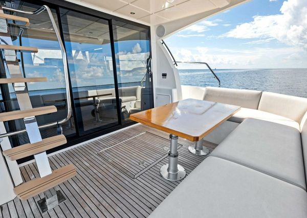 Prestige 460 Flybridge image