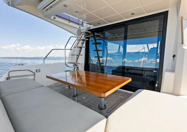 Prestige 460 Flybridge image