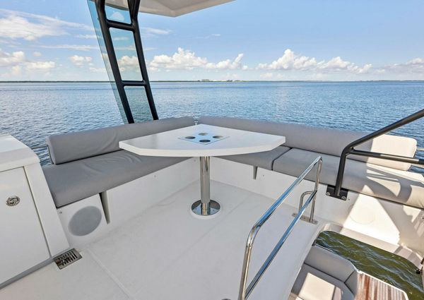 Prestige 460 Flybridge image