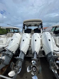 Boston Whaler 405 Conquest image