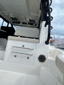 Boston Whaler 405 Conquest image