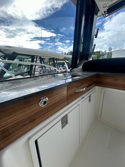 Boston Whaler 405 Conquest image