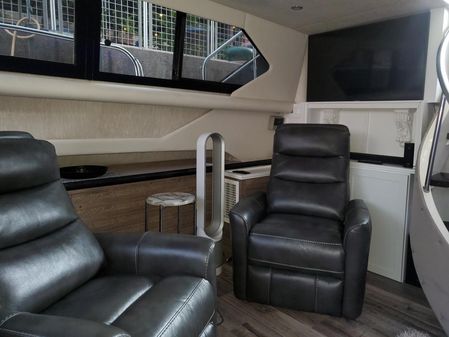 Cruisers Yachts 3850 AFT CABIN image