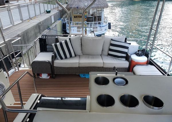 Cruisers-yachts 3850-AFT-CABIN image