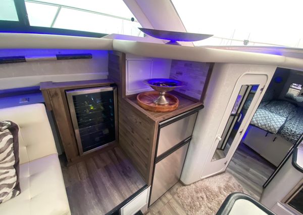 Cruisers-yachts 3850-AFT-CABIN image
