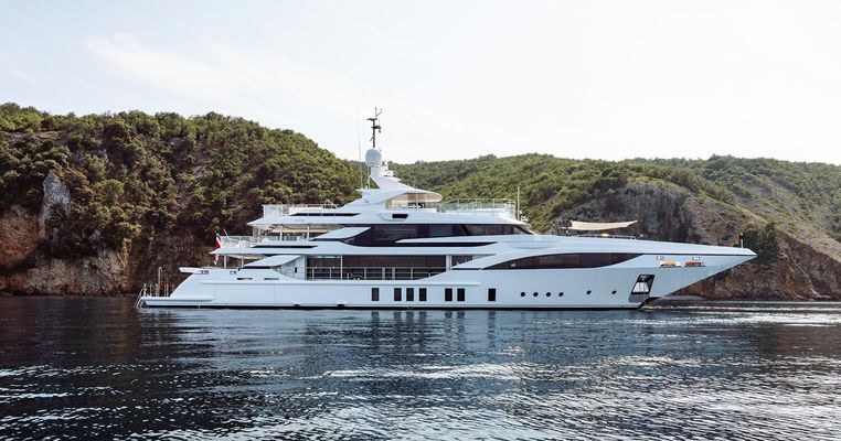 Benetti Seagull - main image