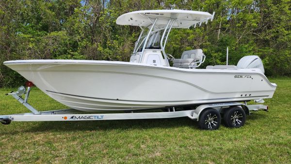 Sea Fox 248 Commander 