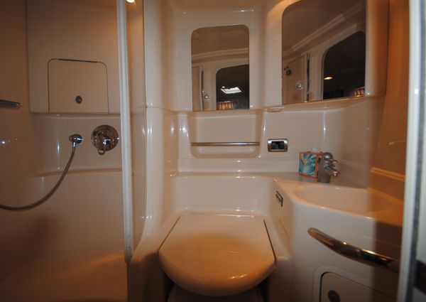 Sea Ray 380 Sundancer image