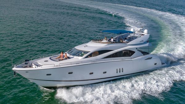 Sunseeker 82 Yacht 