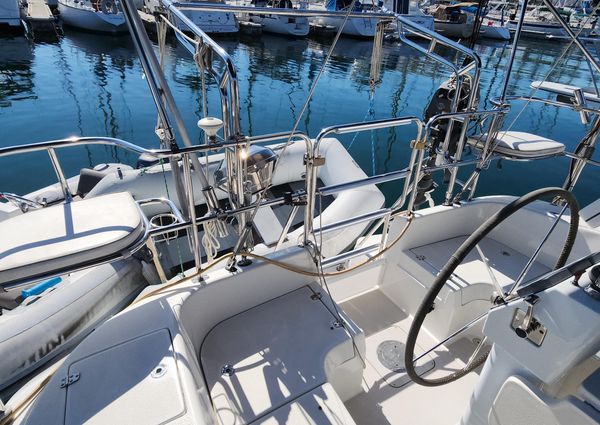 Catalina 350 Sloop image