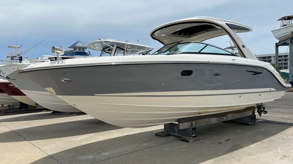 Sea Ray 310 SLX