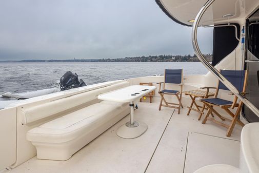 Sea Ray 560 Sedan Bridge image