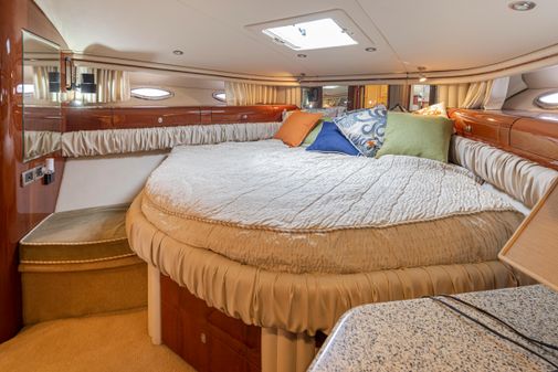 Sea Ray 560 Sedan Bridge image