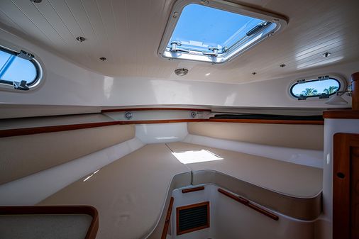 Hunt Yachts Surfhunter 32 image