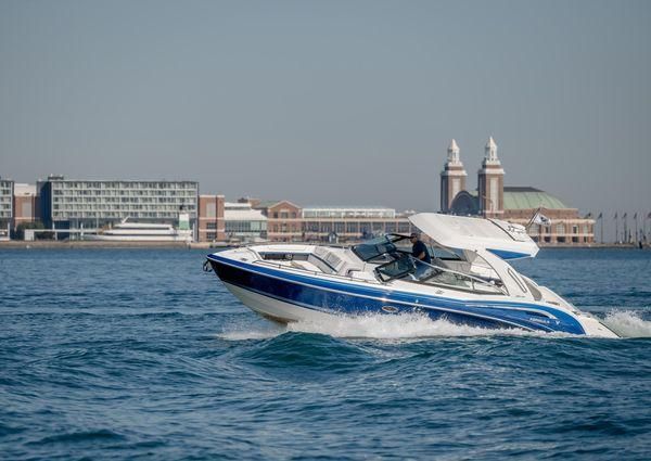 Formula 350 Crossover Bowrider image