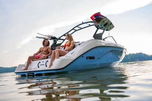 Yamaha-boats AR220 image