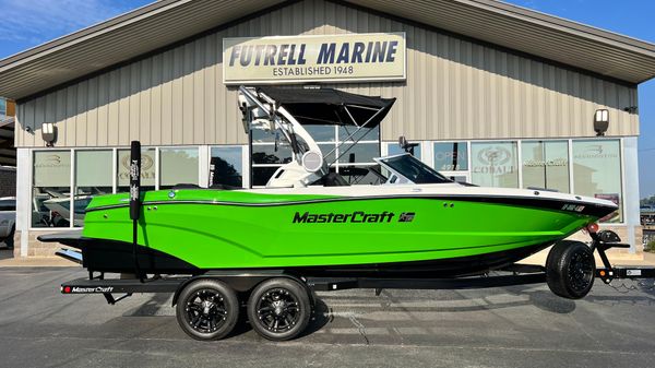 MasterCraft XT23 