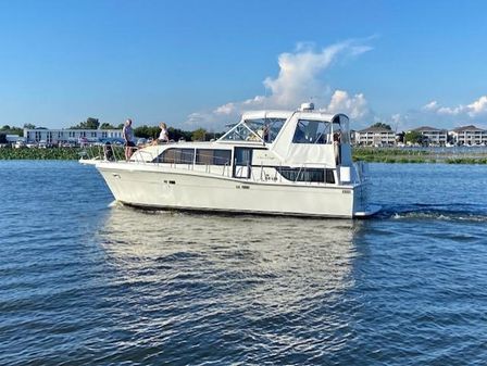 Chris-Craft 381 Catalina image
