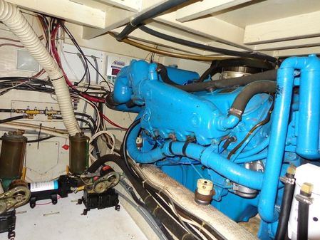 Chris-Craft 381 Catalina image